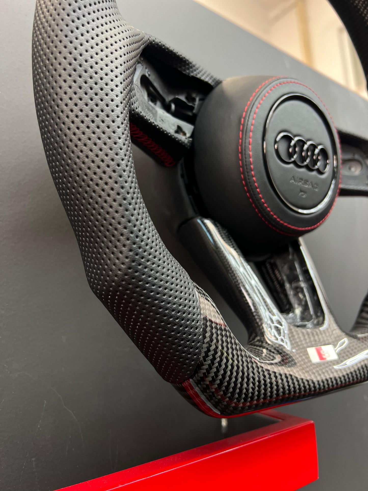 Volante Audi in carbonio (cover airbag acquistabile a parte )