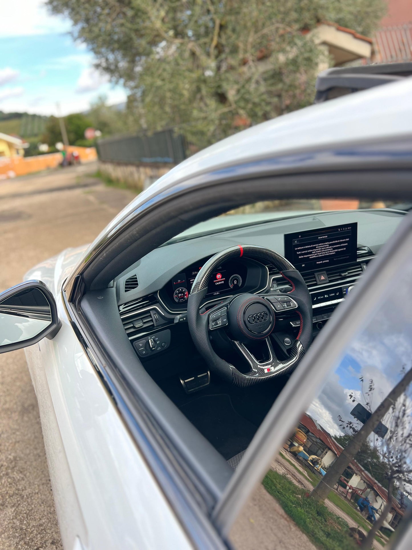 Volante Audi in carbonio (cover airbag acquistabile a parte )