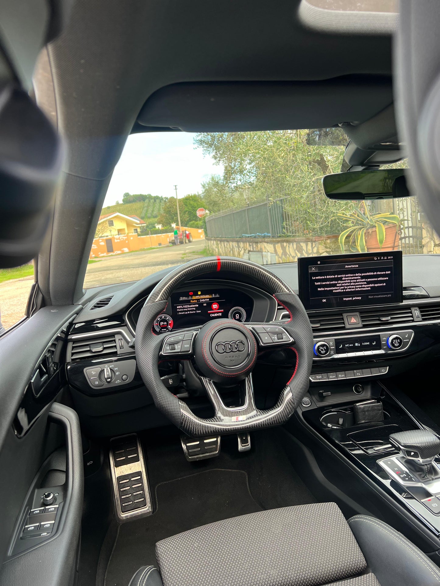 Volante Audi in carbonio (cover airbag acquistabile a parte )