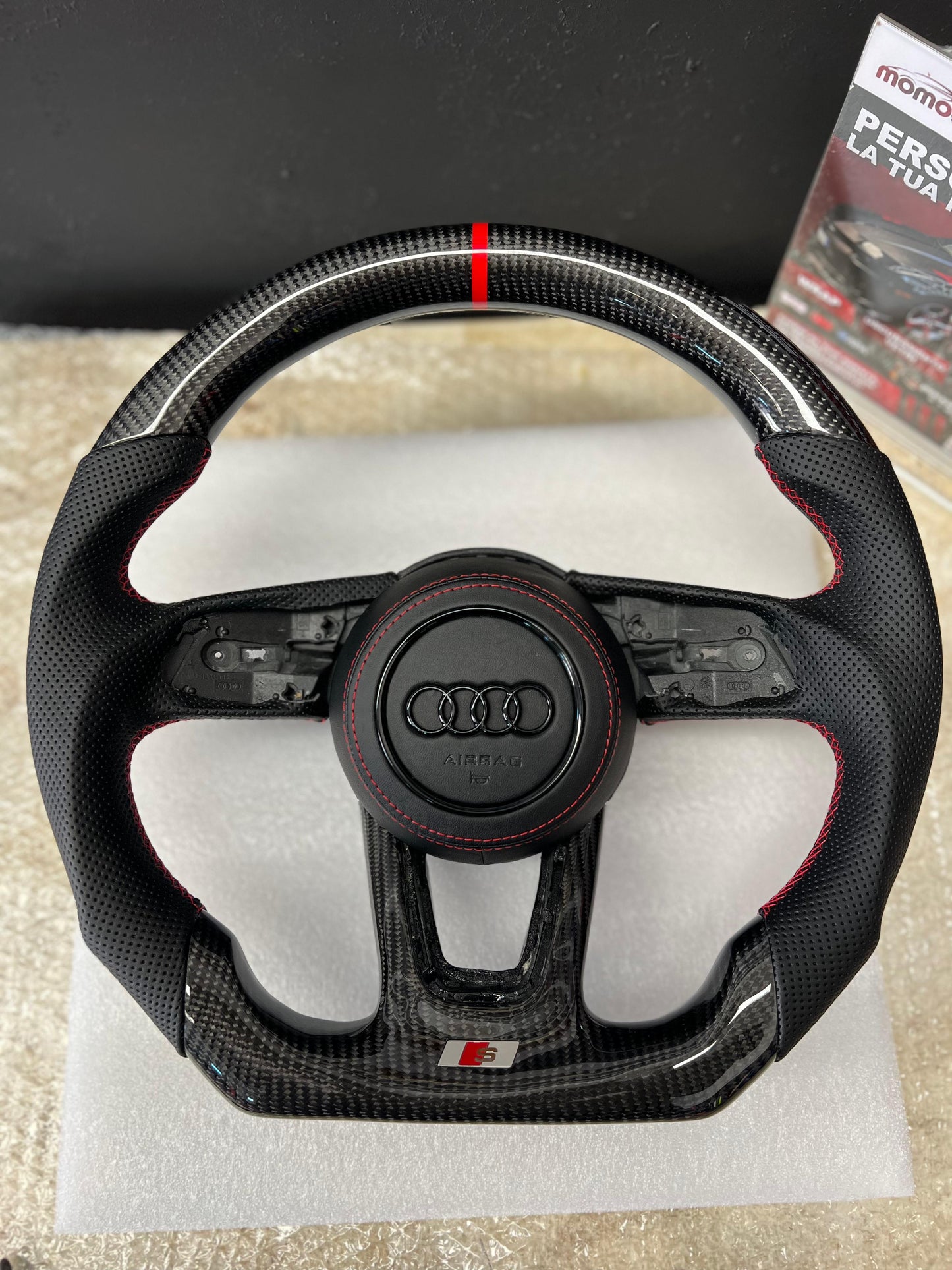 Volante Audi in carbonio (cover airbag acquistabile a parte )