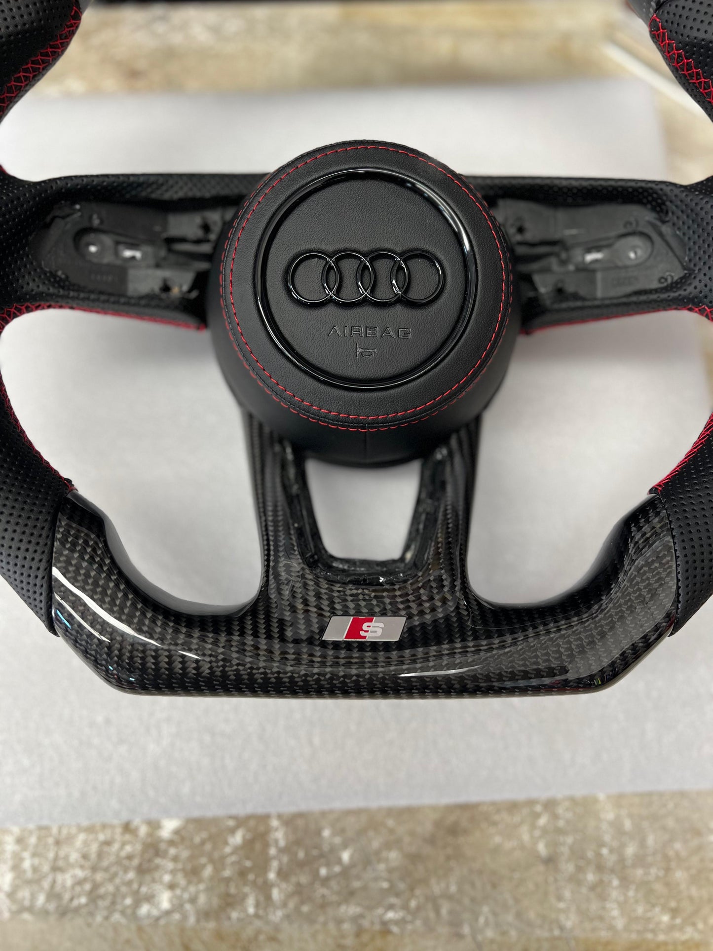 Volante Audi in carbonio (cover airbag acquistabile a parte )