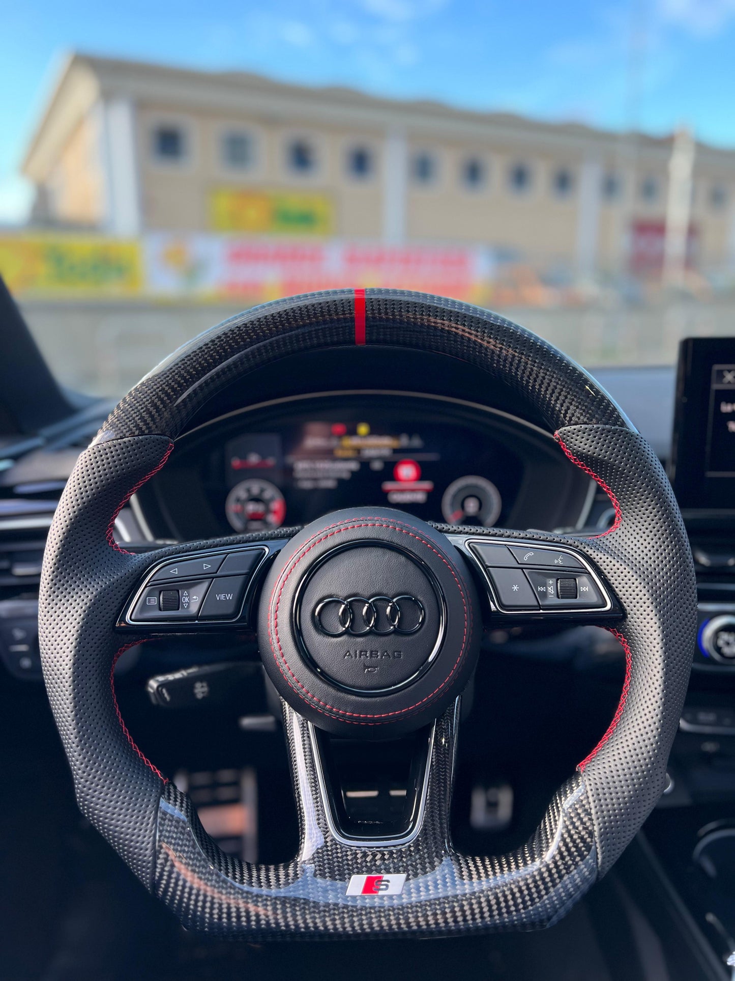 Volante Audi in carbonio (cover airbag acquistabile a parte )