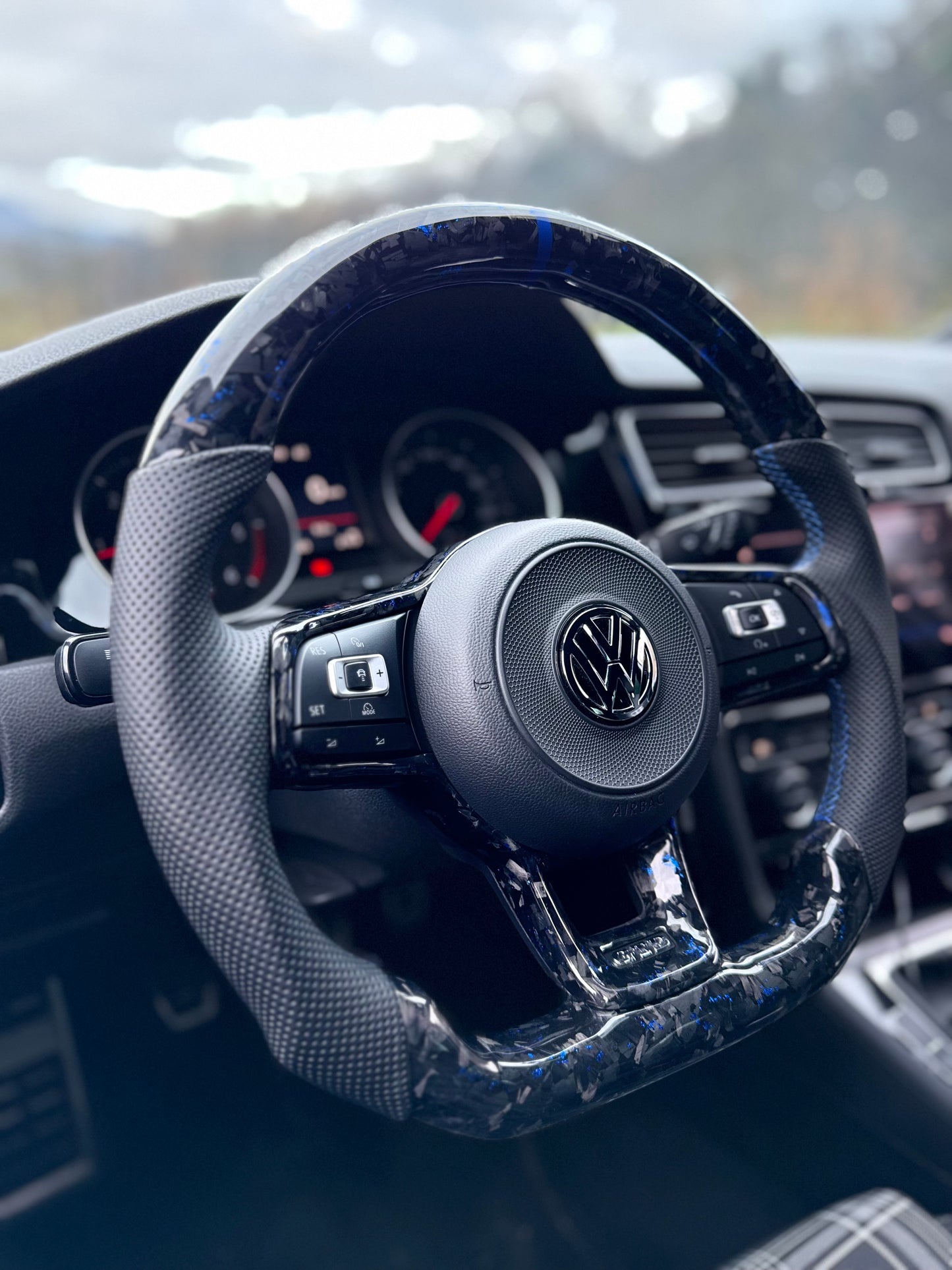 Volante in carbonio forgiato per golf 7.5 / GTI/ GTD. senza cover airbag