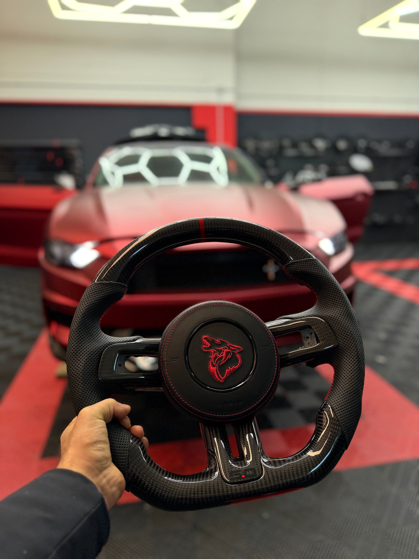 Volante per ford mustang in fibra di carbonio  2015- 2023(senza cover airbag)