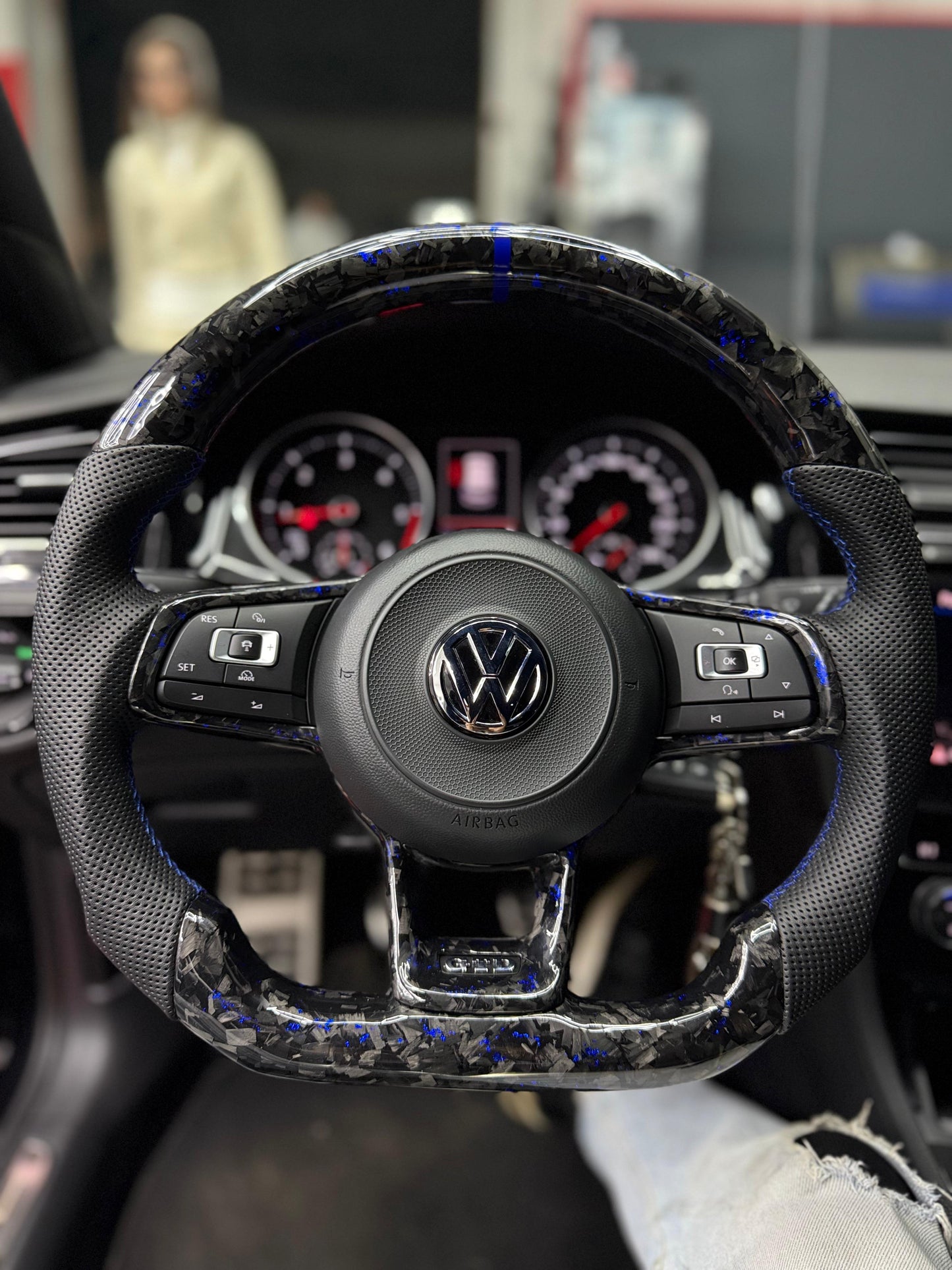 Volante in carbonio forgiato per golf 7.5 / GTI/ GTD. senza cover airbag