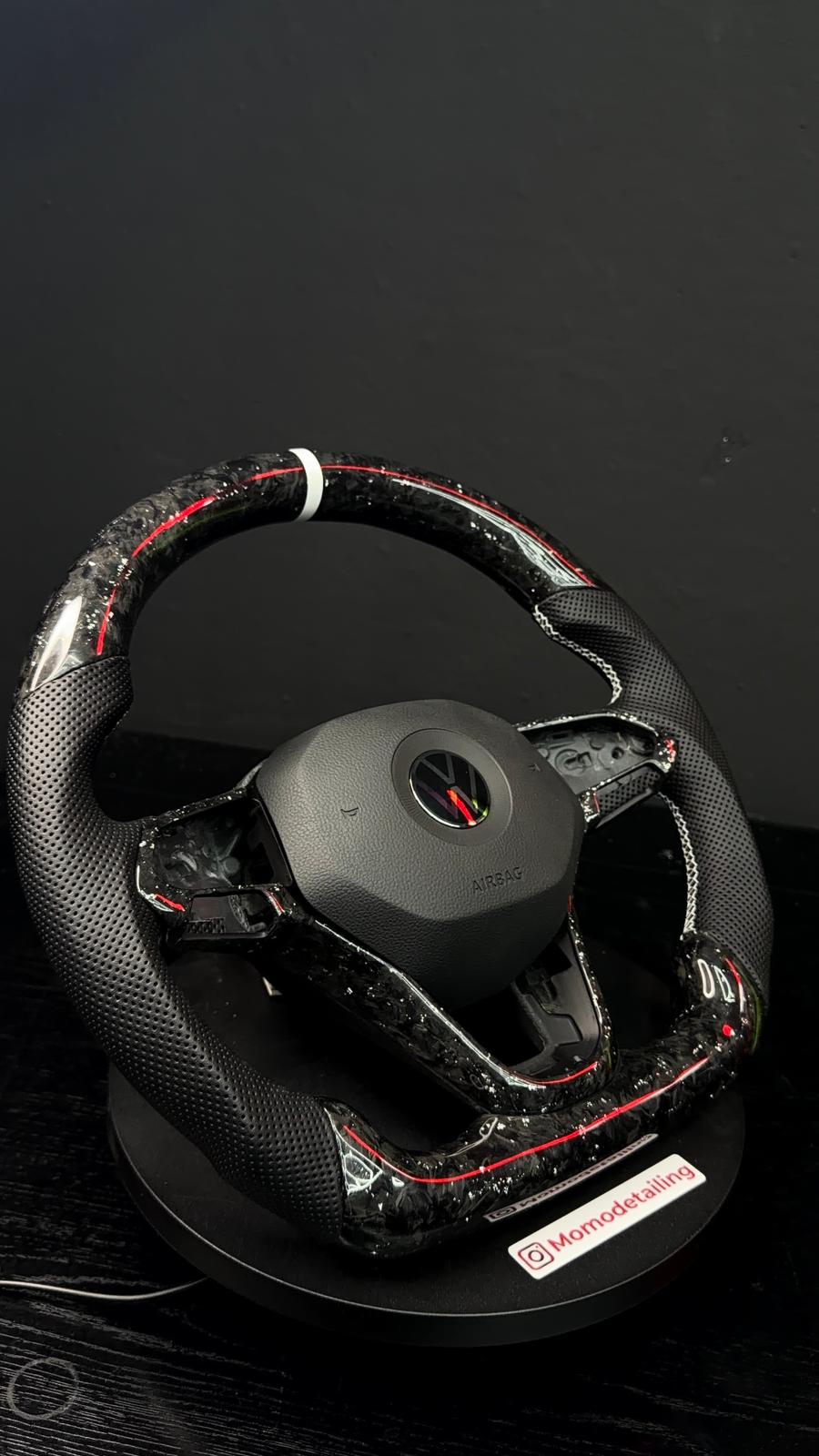 Personalizza il tuo volante come desideri (cover airbag acquistabile a parte)