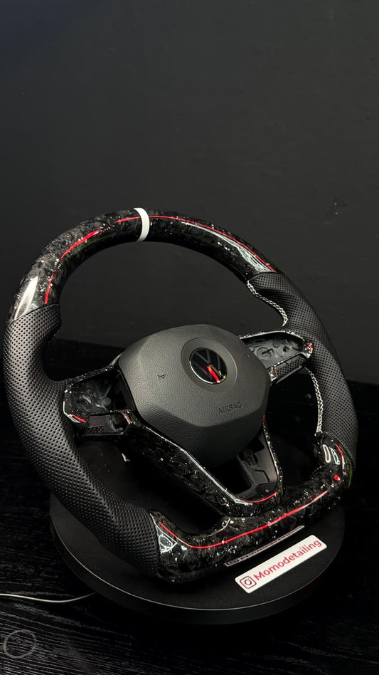 Personalizza il tuo volante come desideri (cover airbag acquistabile a parte)