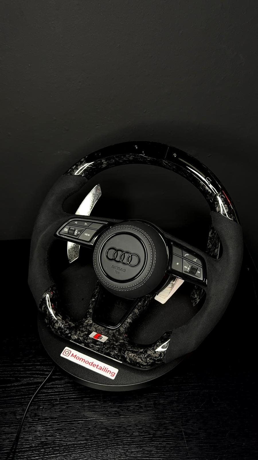 Personalizza il tuo volante come desideri (cover airbag acquistabile a parte)