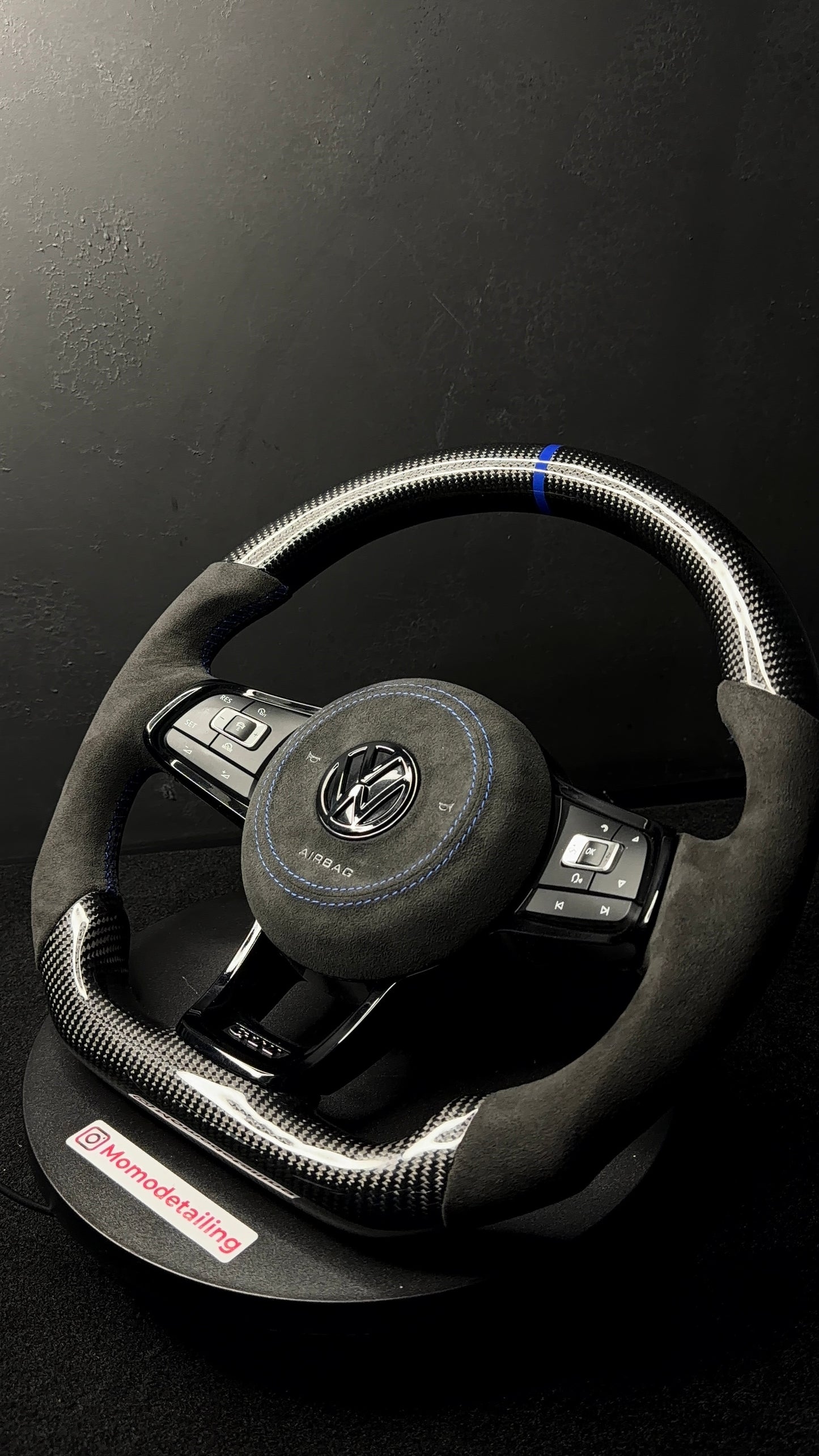 Volante in carbonio forgiato per golf 7.5 / GTI/ GTD. senza cover airbag